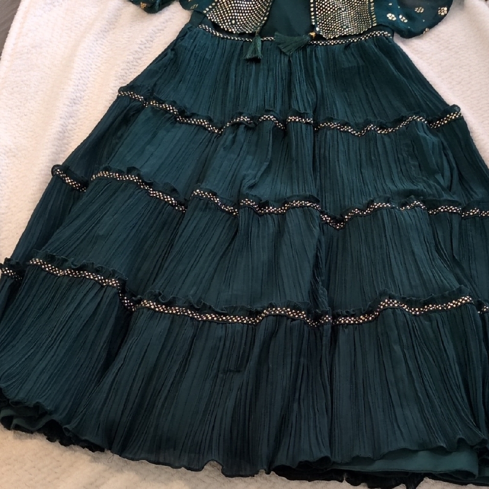 Formal Dress: Deep Green w/Gold Embellishments & Flowy Cape on Modest Sleeveless - Picture 7 of 16